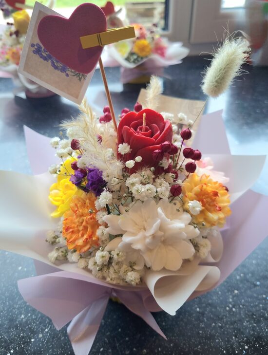 Ziepju, sveču ziedu pušķis 